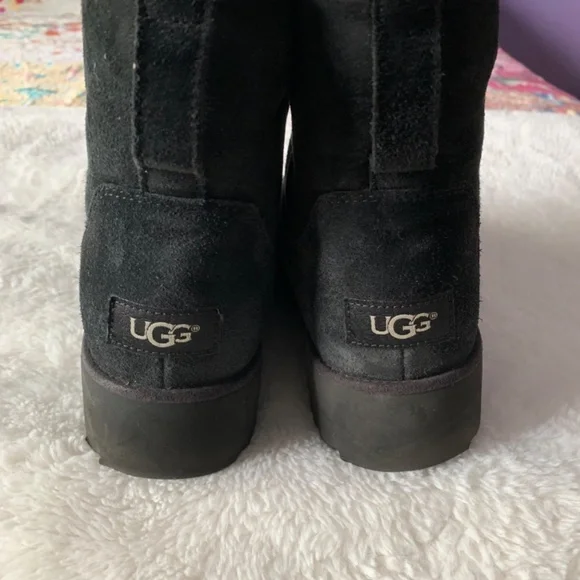 Black Uggs - Picture 2 of 3